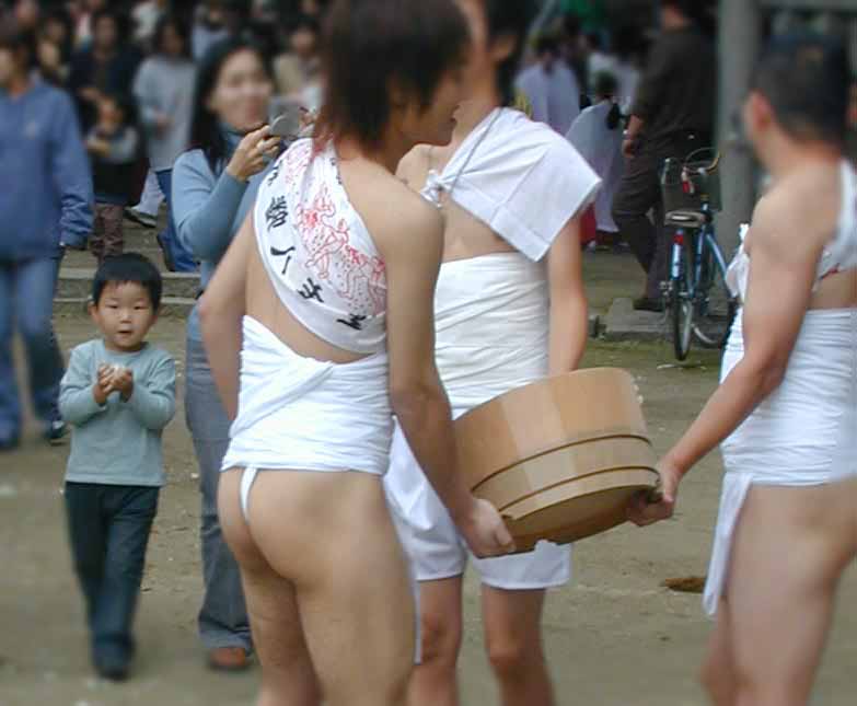 女子裸祭 